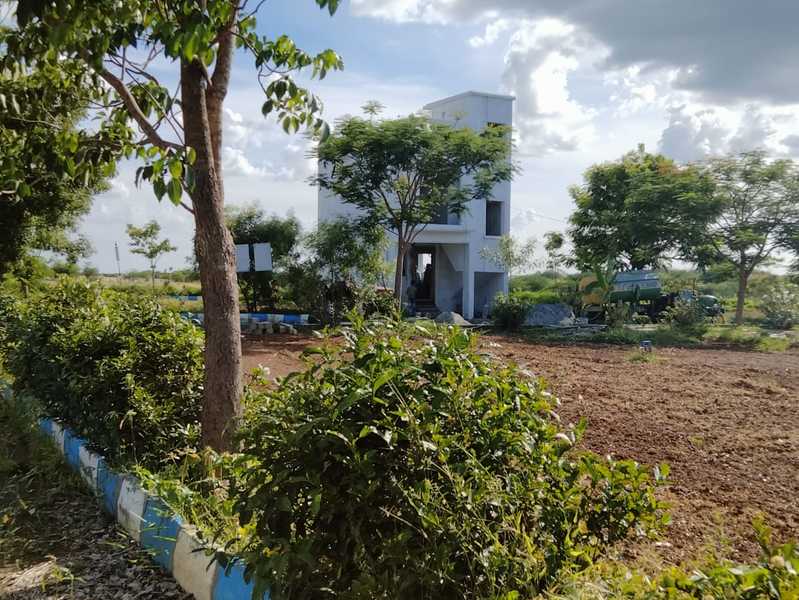 Plots in Oragadam